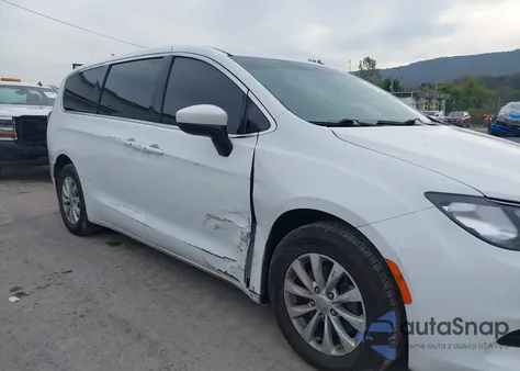 2017 Chrysler Pacifica Touring from USA, damaged, VIN 2C4RC1DG8HR668271